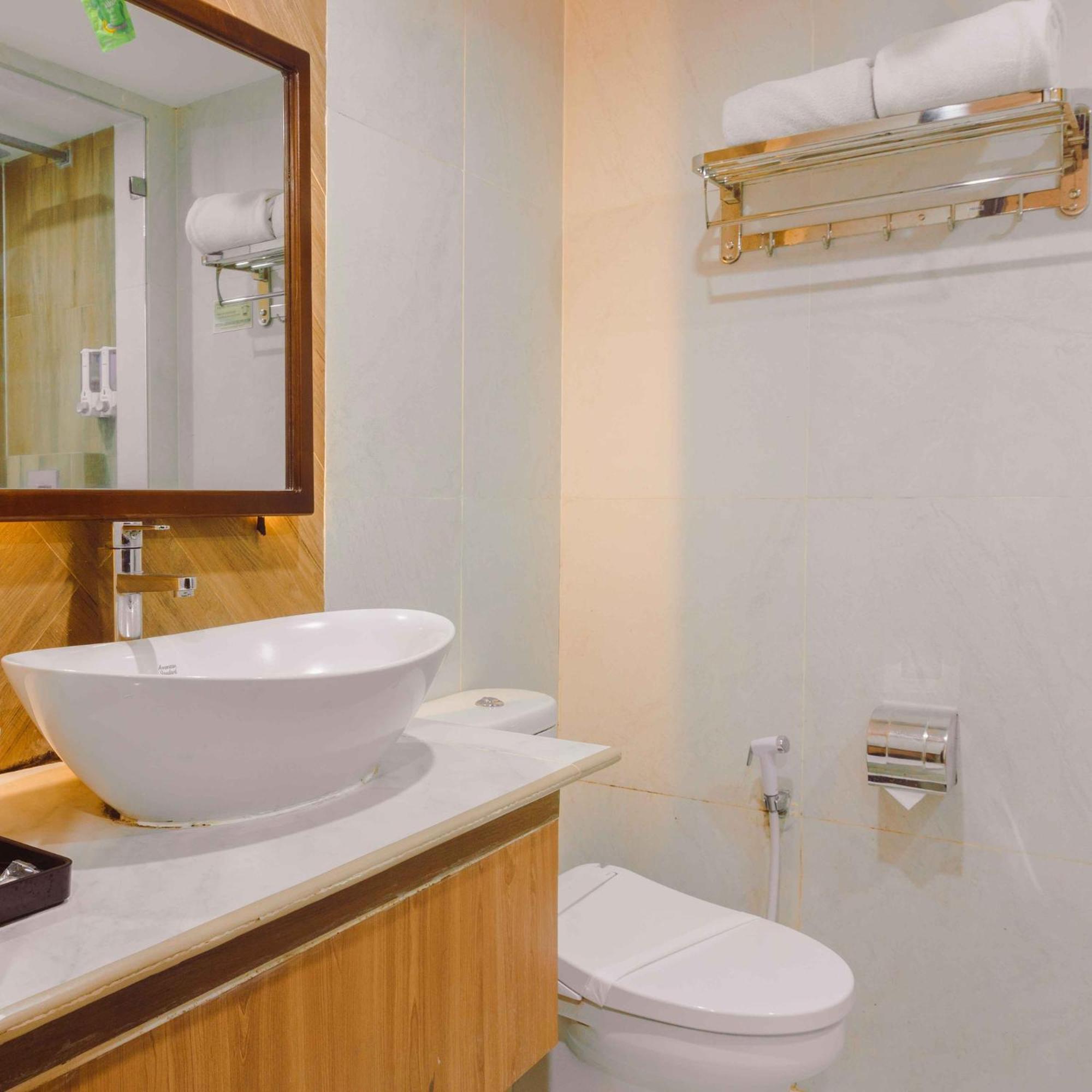 Fahira Hotel Syariah 부키팅기 외부 사진